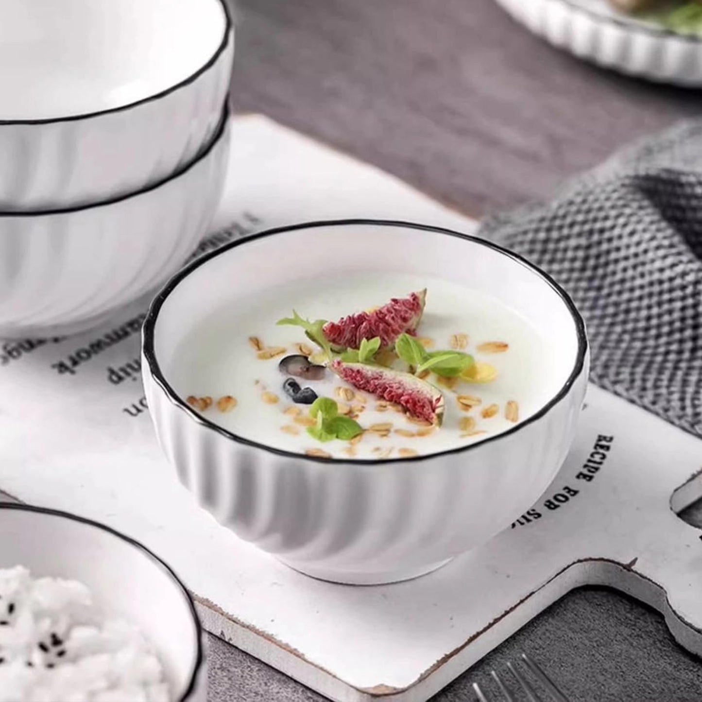 Modern White Ceramic Bowls Set of 4 - 700ml Versatile Serving Bowls